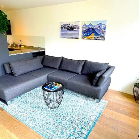 Modern With Alps Scenic Views And Concierge By Swisshut Nyaraló *